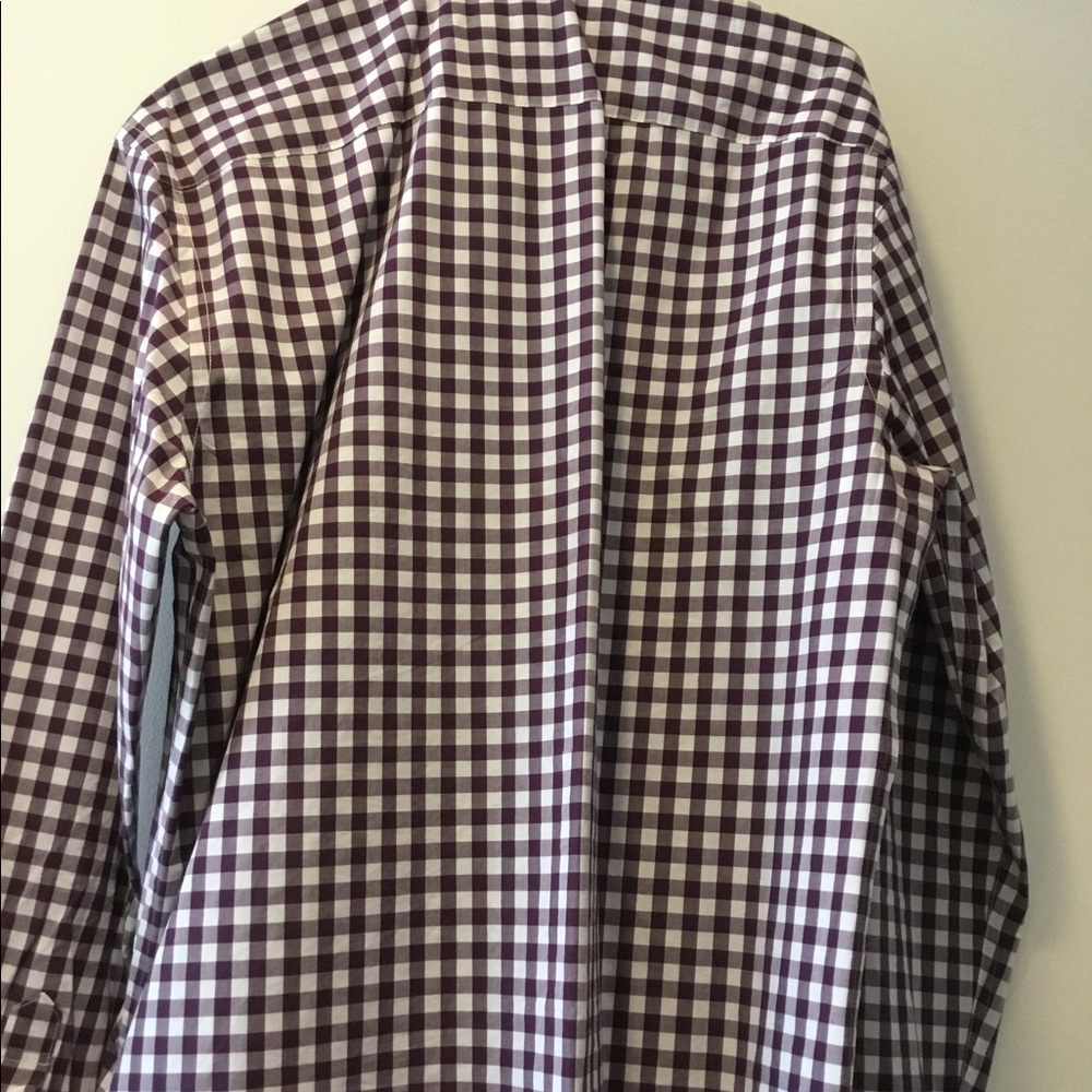 NWOT UntuckIt Button Down - Picture 2 of 3